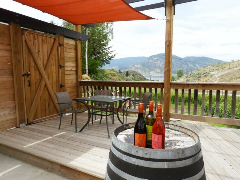 Howling Bluff 1 768x576