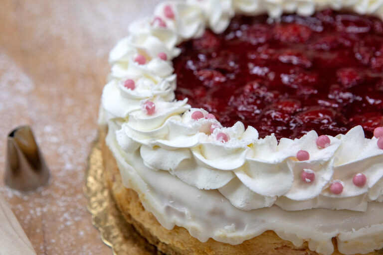 Sweet Carolines Cherry Cake 768x512